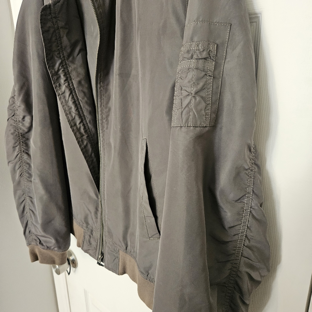 Men's Bomber Jacket - Picture 3 of 4